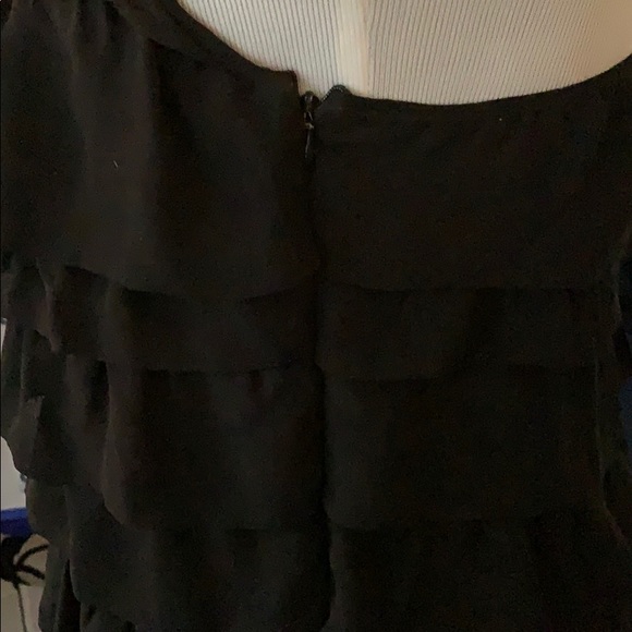 Little black ruffle dress - Picture 3 of 4